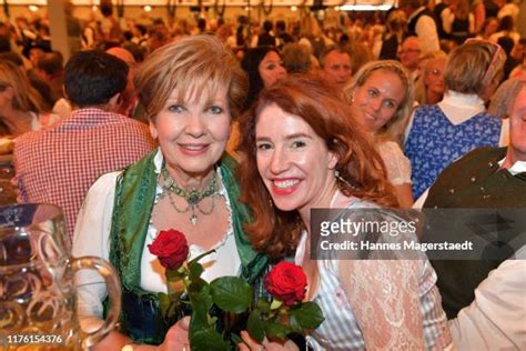 Carolin Reiber and Laura Siegel at the opening of the Oktoberfest。